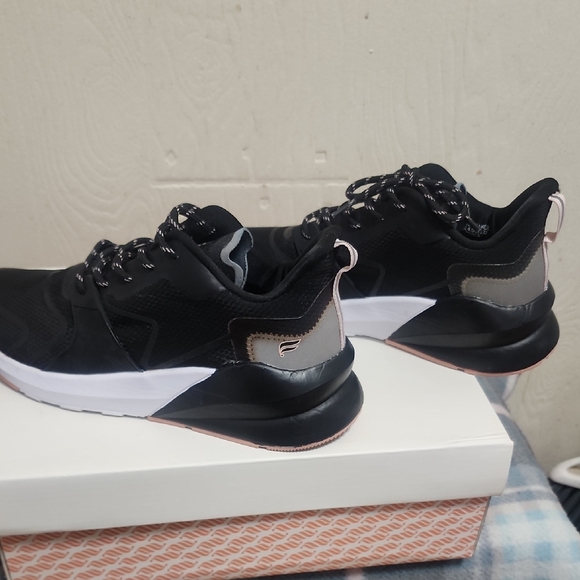 Fabletics Black and Pink Women's Sneakers - Picture 4 of 5